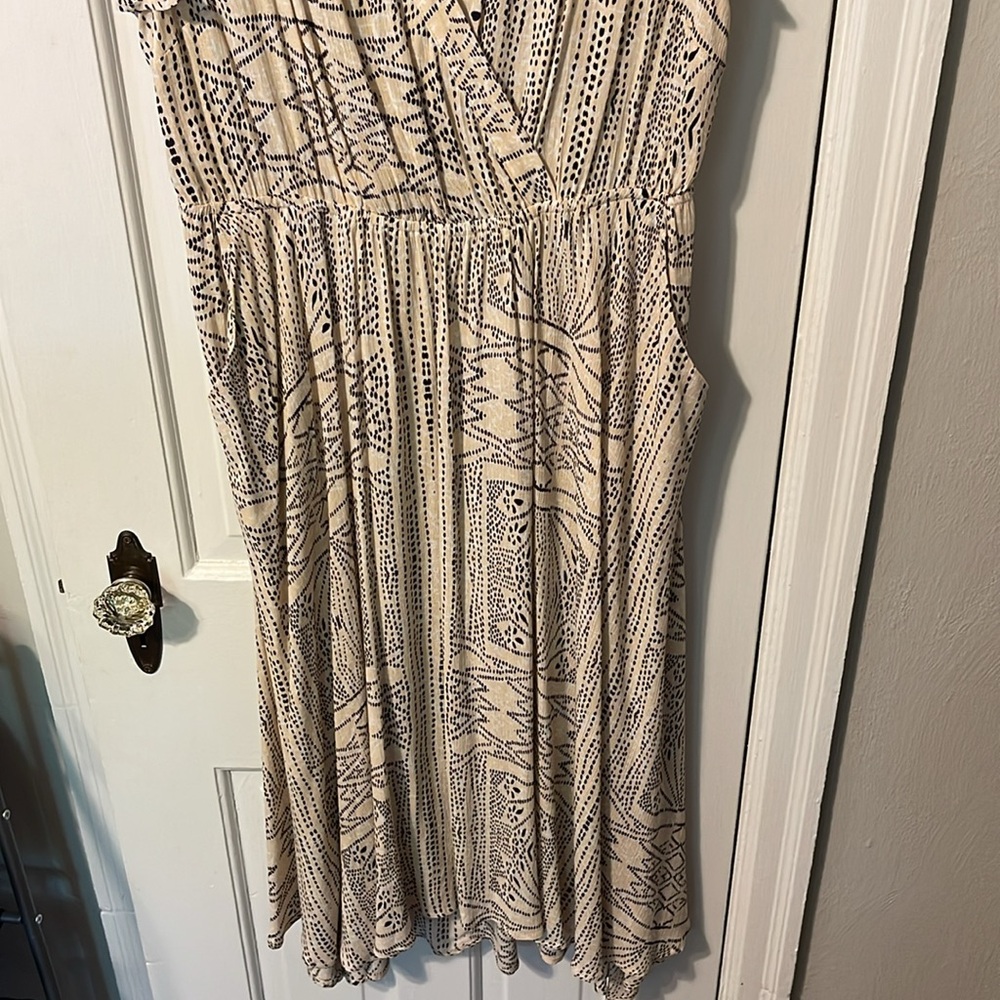 Midi dress, size large! Great condition! - Picture 2 of 8